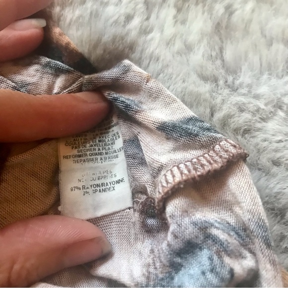 FREE w/ purchase Antistar glamrock leopard printcropped tank tiny hole in pic - Picture 4 of 7